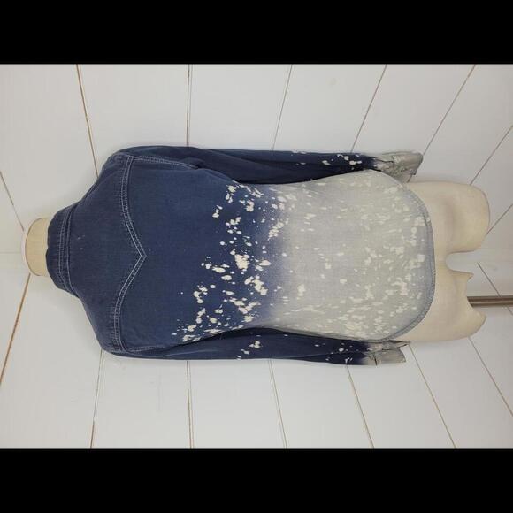 Vanilla Star small blue grey & white snap button down shirt - Picture 2 of 5